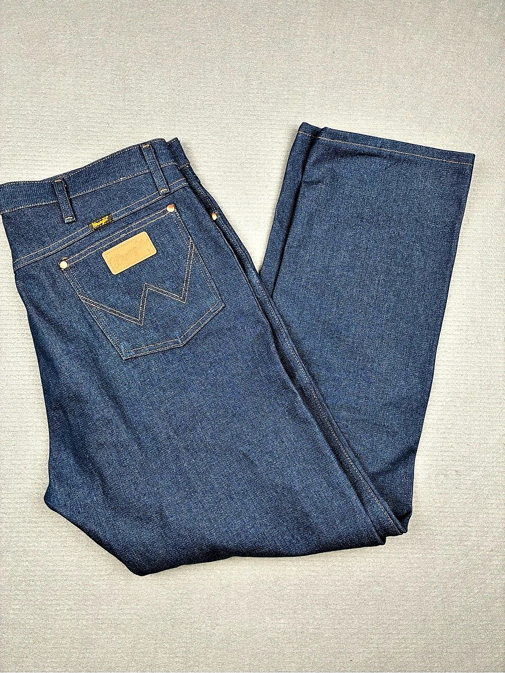 NWOT Wrangler 13MWZ Men's Straight Leg Jeans Blue 38x32 Cowboy Cut Raw Denim